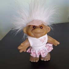 Vintage Dam White Hair Tennis