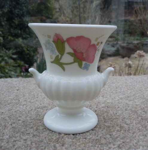 Wedgewood decorative urn vase - wedgewood,