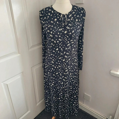 Marks spencer black cream - &,