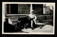 KID'S TOY PEDAL CAR/TRACTOR