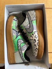 Nike Air Force 1 '07 QS UK size 7 black/black-green spark trainers in box 
