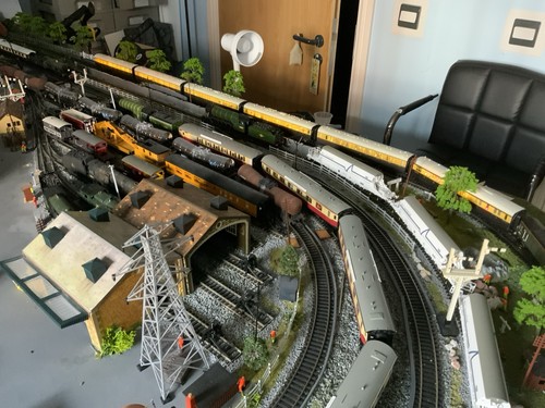 Hornby cream and - g.w.r.,