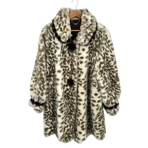 Mob wife faux fur - wife, leopard