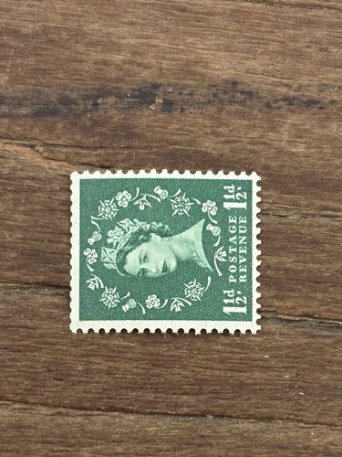 Qeii wilding tudor crown sg - wilding,