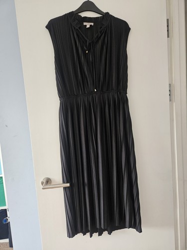 Black pleated sleeveless - h&m, black pleated