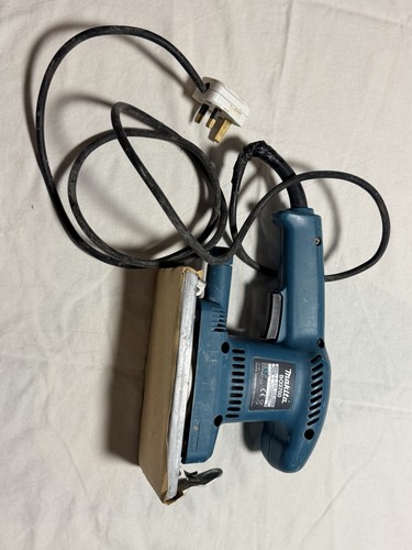 Makita b03700 palm - b03700, 240v