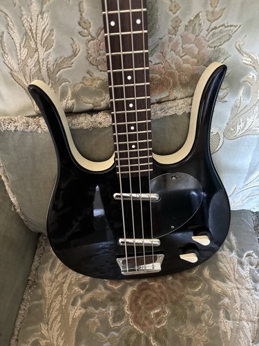 Danelectro bass - danelectro,