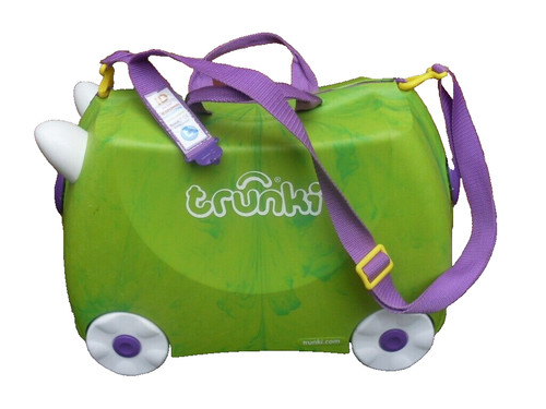 Trunki dinosaur rex sit on - trunki,