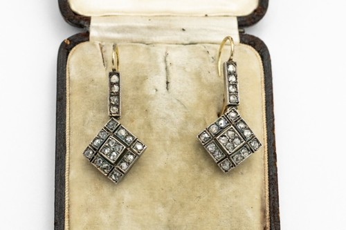 Old gold earrings with - , old-cut