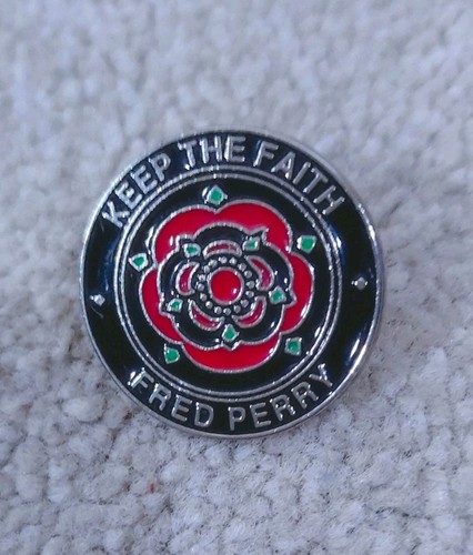 Fred perry twisted wheel pin - x,