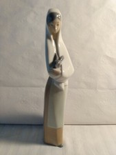 Vintage Lladro Figurine Lady