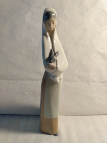 Vintage lladro figurine lady - vintage,