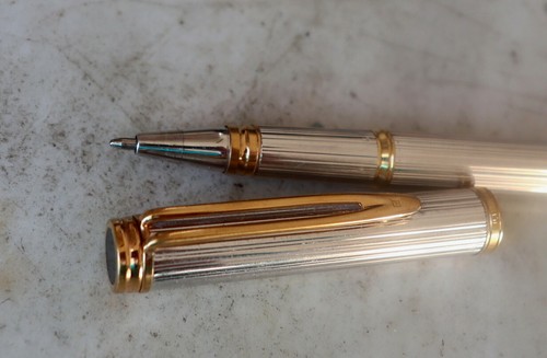 Very beautiful roller pen - beautiful,