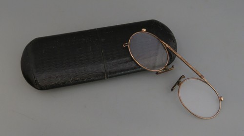 Old pince nez gold tone - old, pince-nez