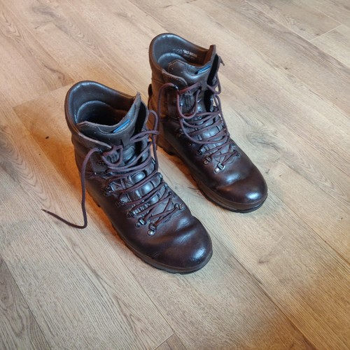 Altberg defender boots - altberg, size