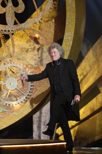 Noddy holder the podium - at,