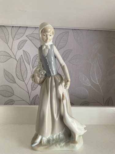 Nao figurine girl holding - nao,