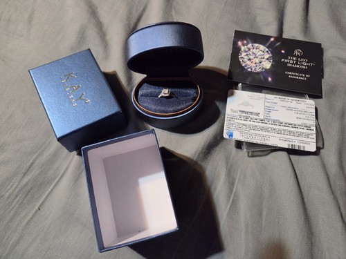 14k white gold leo first - white,