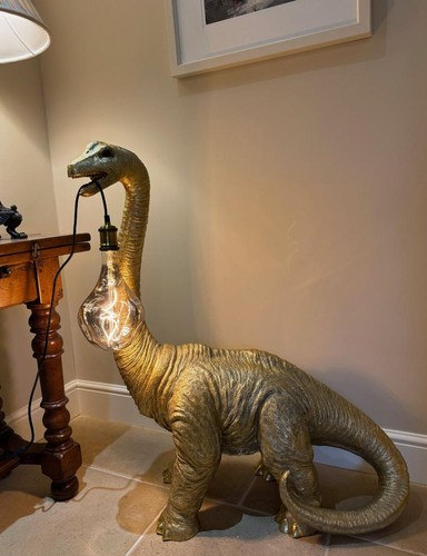 Huge brachiosaurus dinosaur - huge,