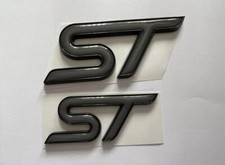 FRONT & BACK ST BADGE WITH COLOUR INSERT FIESTA FOCUS PUMA BLACK CHARCOAL 