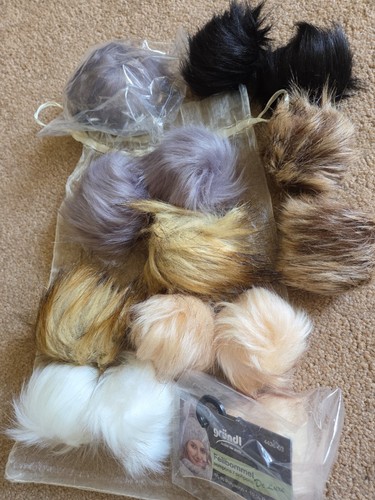 Faux fur pom - 14, 8cm