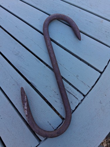Large rusty iron butchers - large, 10"