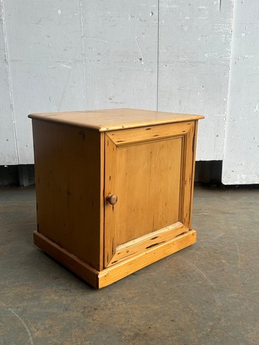 Small pine bedside - a,