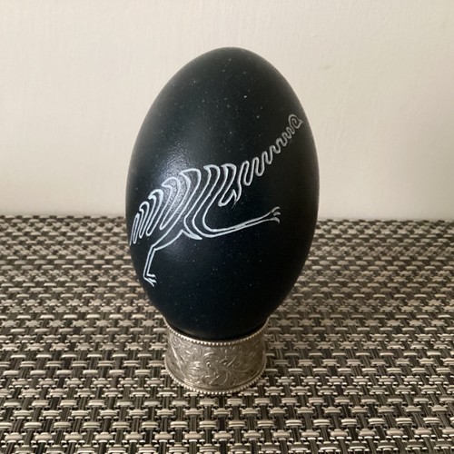 Engraved emu egg colour black - engraved,