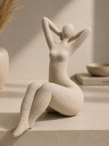 Abstract big woman sculpture - big,