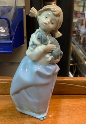 Lovely nao lladro - girl, with