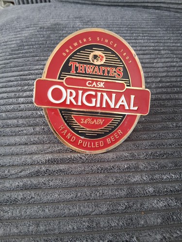 Beer pump clip badge thwaites - badge,