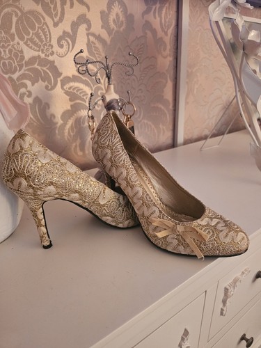 Ladies gold cream lace high - gold, &