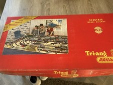 Collection of Hornby Dublo and Tri-ang locomotives, carriages and accessories