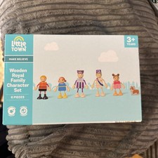Aldi Little Town Wooden Royal
