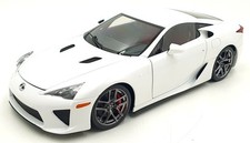 Autoart Signature 1/18 Scale diecast 78831 - Lexus LFA - Whitest White