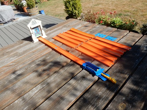 Hot wheels zombie attack track - attack,