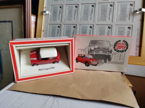 Boxed model corgi mini - boxed,