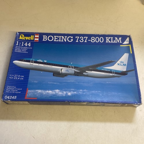 Revell model kit plane boeing - plane,