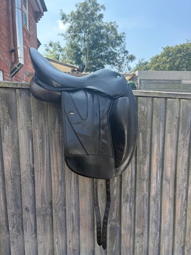 Wow dressage saddle size - , 1
