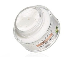 AVON Ageless Protecting Day