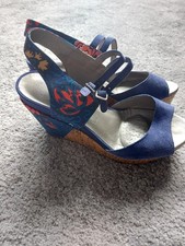 🌺 Clarks Wide Fit Floral