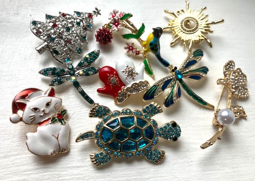 Vintage style brooches - style,