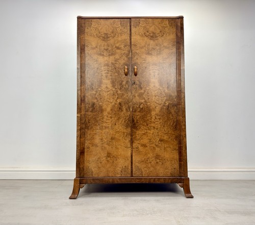 Art deco walnut gentleman - art,