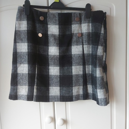Black and white tartan skirt - tartan,