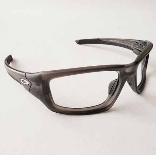 Oakley valve matte grey - grey, smoke