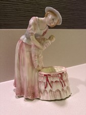 Royal Doulton Mother And Baby HN 3348 mint condition  