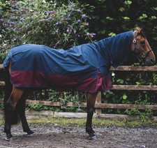 600D Lightweight Turnout Horse Rug Water Resistant Combo Full Neck Navy/Burgundy