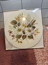 Vintage Clover Leaf Round