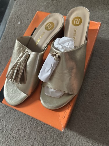 Bnwt river island - river, gold
