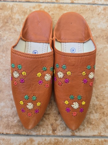 Moroccan womens leather